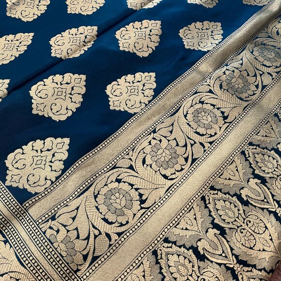 Elegant Blue and Gold Saree - Picture 7 of 13